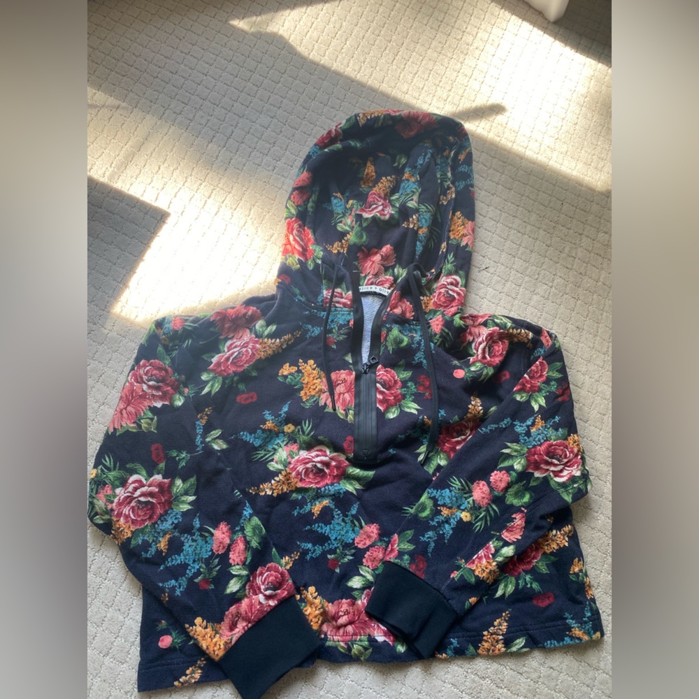 Cropped hoodie with faux leather detailing